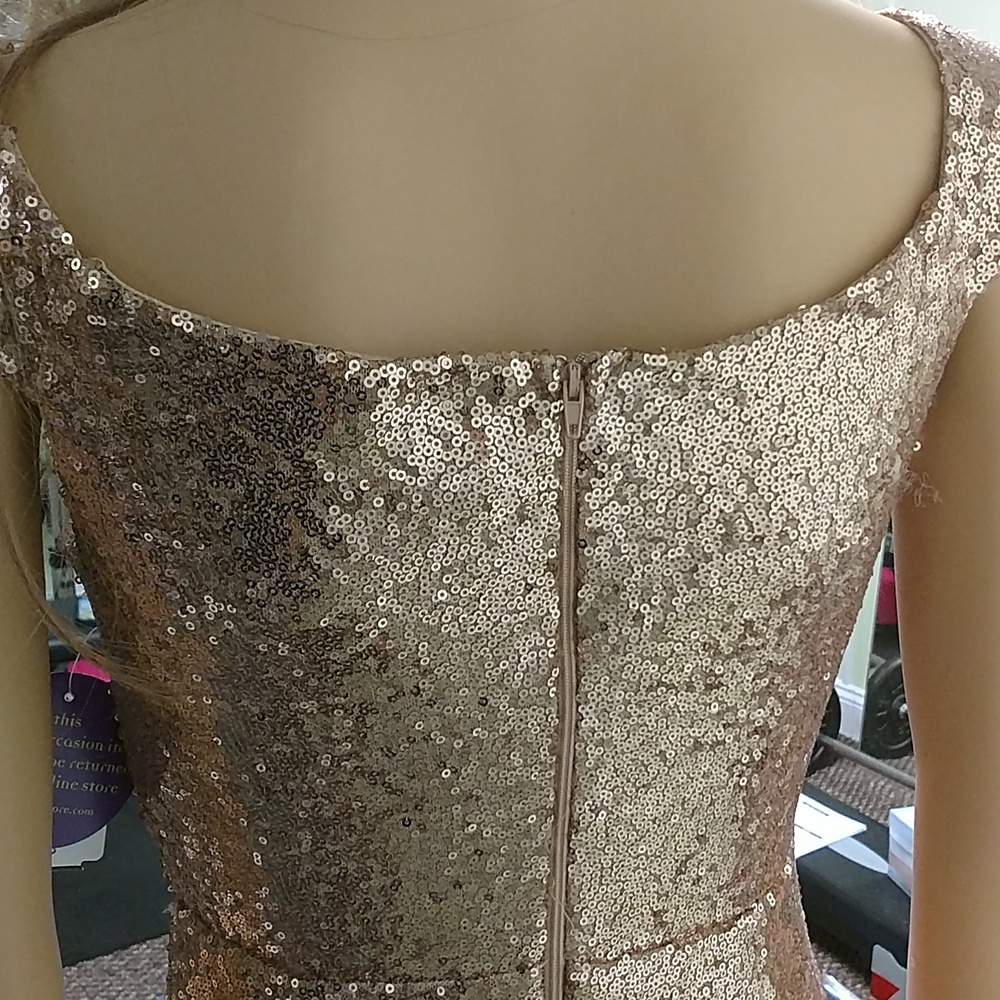 Gown - Picture 5 of 9